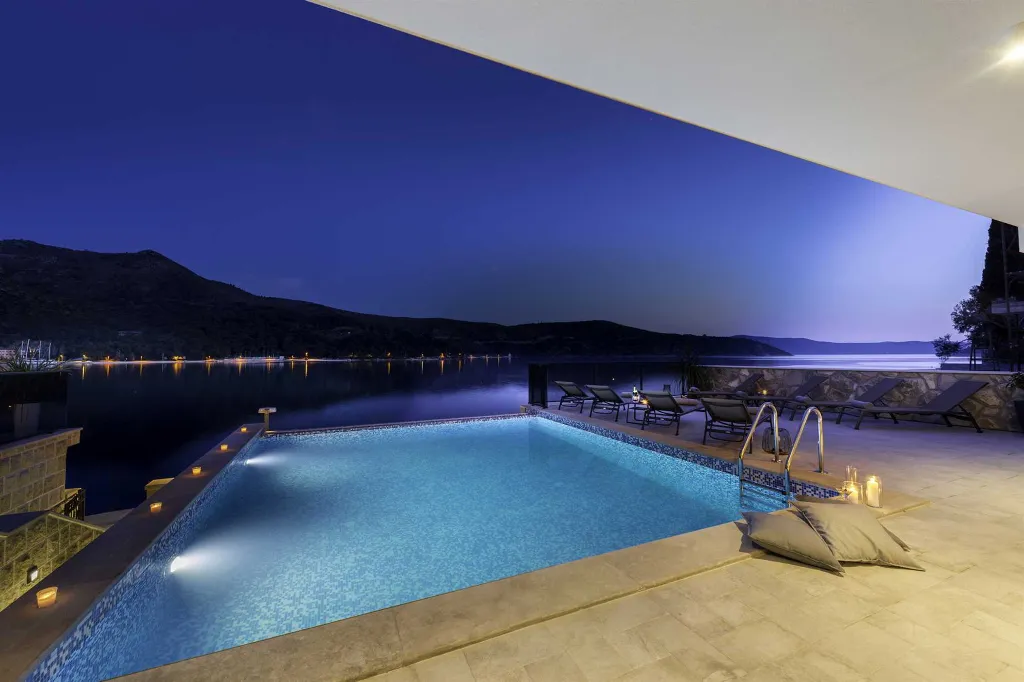 Modern Seafront Villa with Pool in Slano