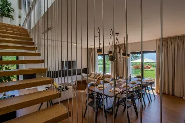 Spacious Modern Villa Retreat with Pool in Baderna