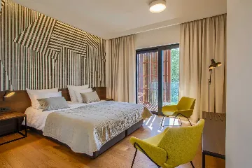 Spacious Modern Villa Retreat with Pool in Baderna