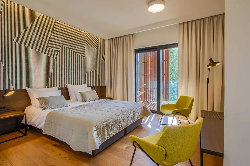 Spacious Modern Villa Retreat with Pool in Baderna