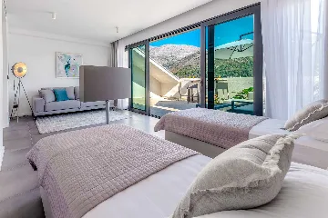 Coastal Villa with Infinity Pool in Slano