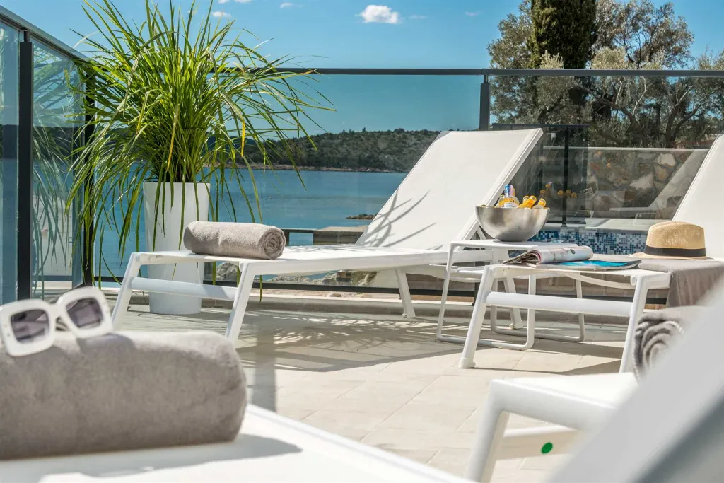 Coastal Villa with Infinity Pool in Slano