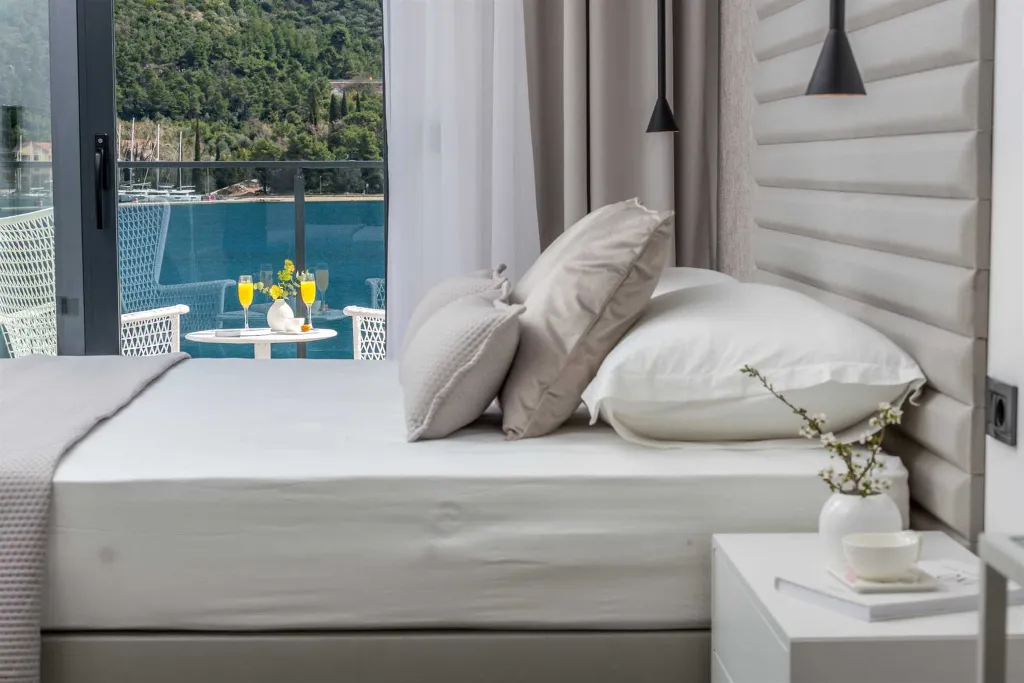 Coastal Villa with Infinity Pool in Slano