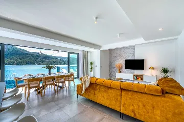 Coastal Villa with Infinity Pool in Slano