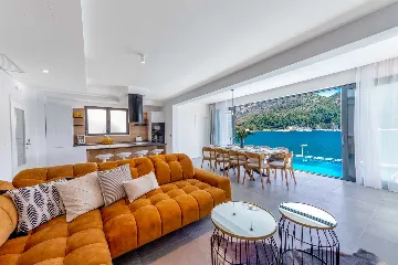 Coastal Villa with Infinity Pool in Slano