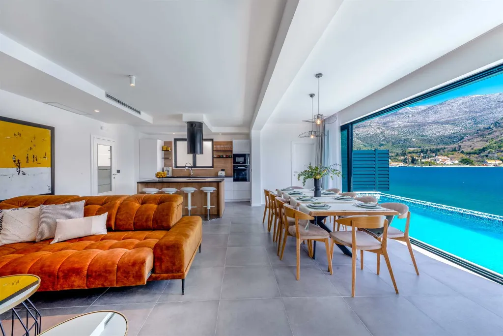 Coastal Villa with Infinity Pool in Slano