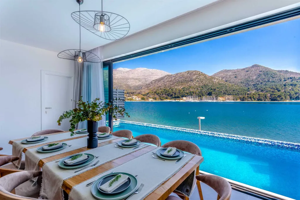 Coastal Villa with Infinity Pool in Slano