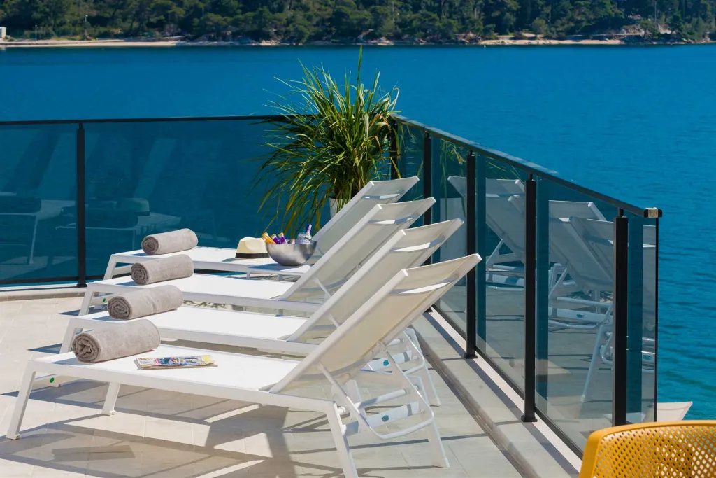 Coastal Villa with Infinity Pool in Slano