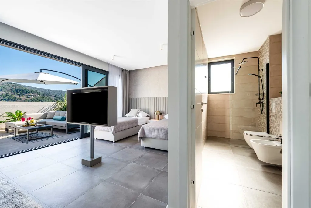 Coastal Villa with Infinity Pool in Slano