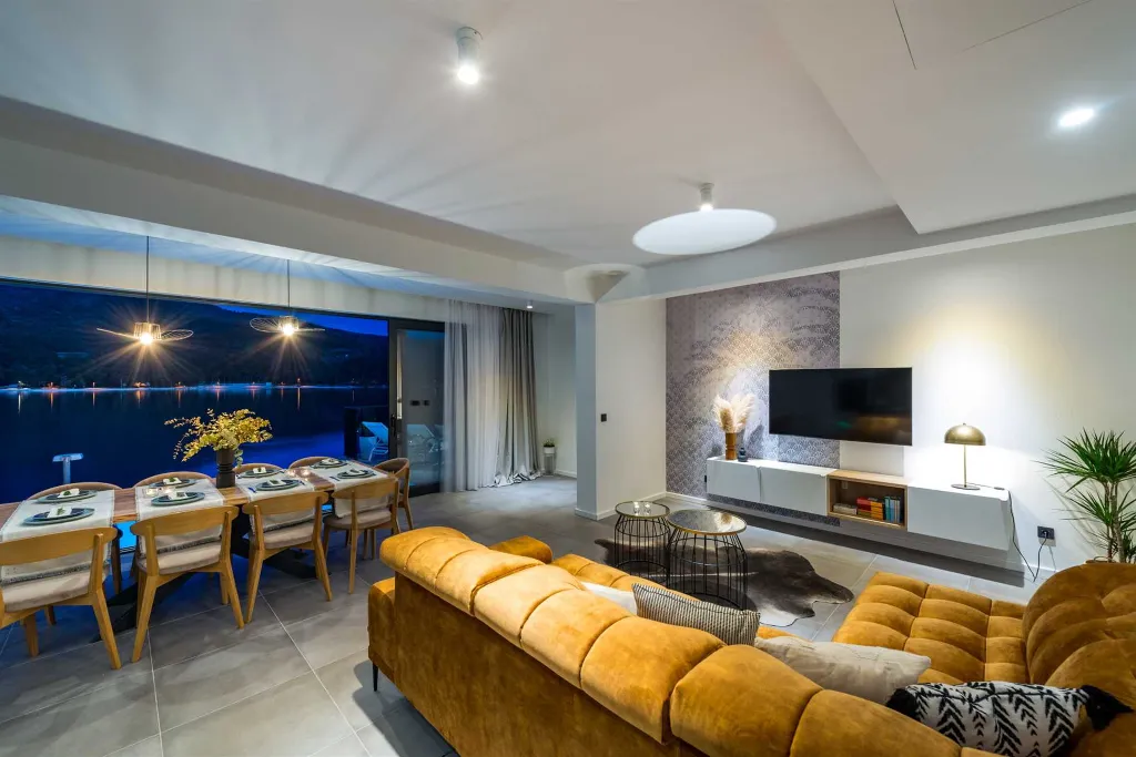Coastal Villa with Infinity Pool in Slano