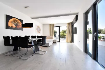 Modern Villa with Heated Pool in Makarska