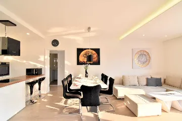 Modern Villa with Heated Pool in Makarska