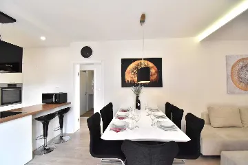 Modern Villa with Heated Pool in Makarska