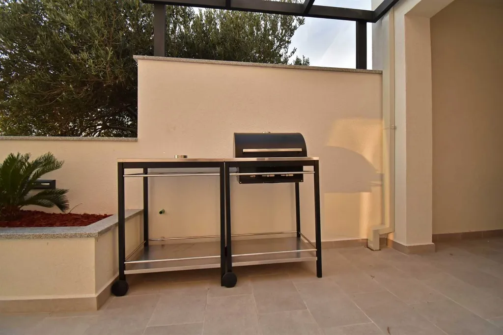 Modern Villa with Heated Pool in Makarska