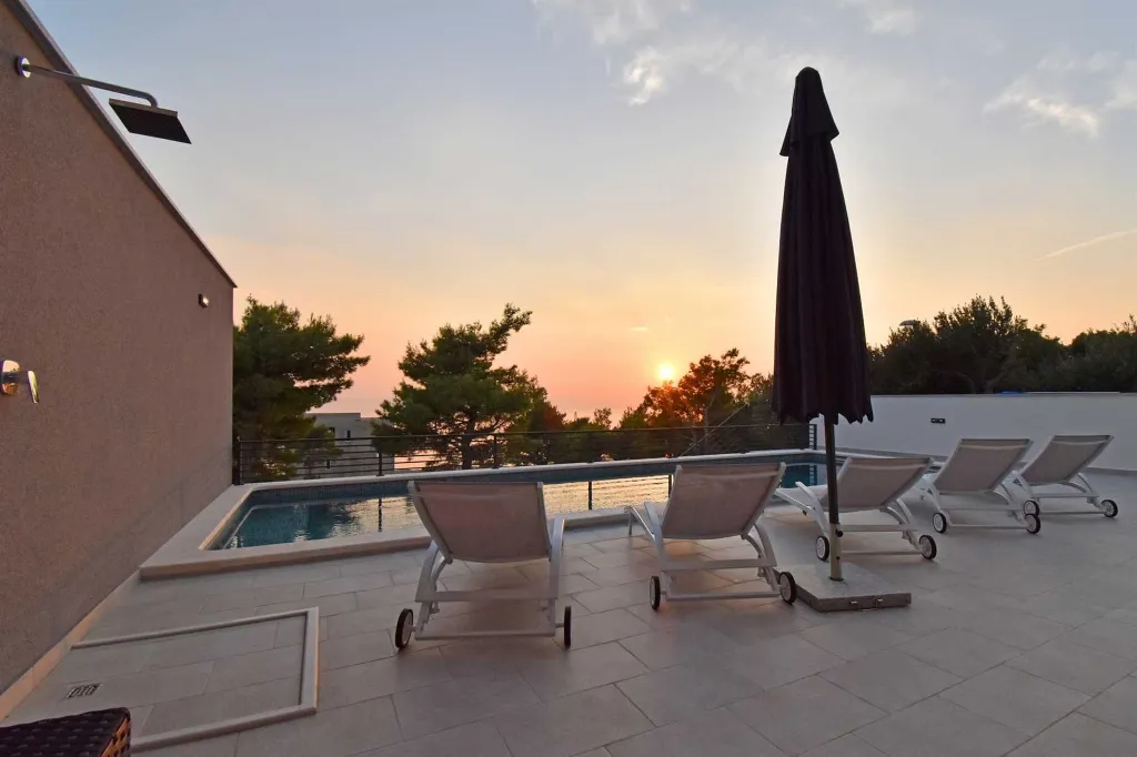 Modern Villa with Heated Pool in Makarska