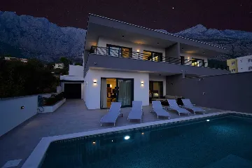 Modern Villa with Heated Pool in Makarska