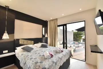 Modern Villa with Heated Pool in Makarska