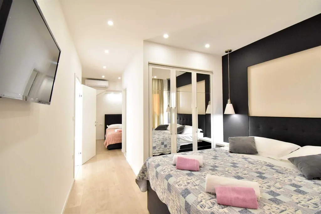 Modern Villa with Heated Pool in Makarska