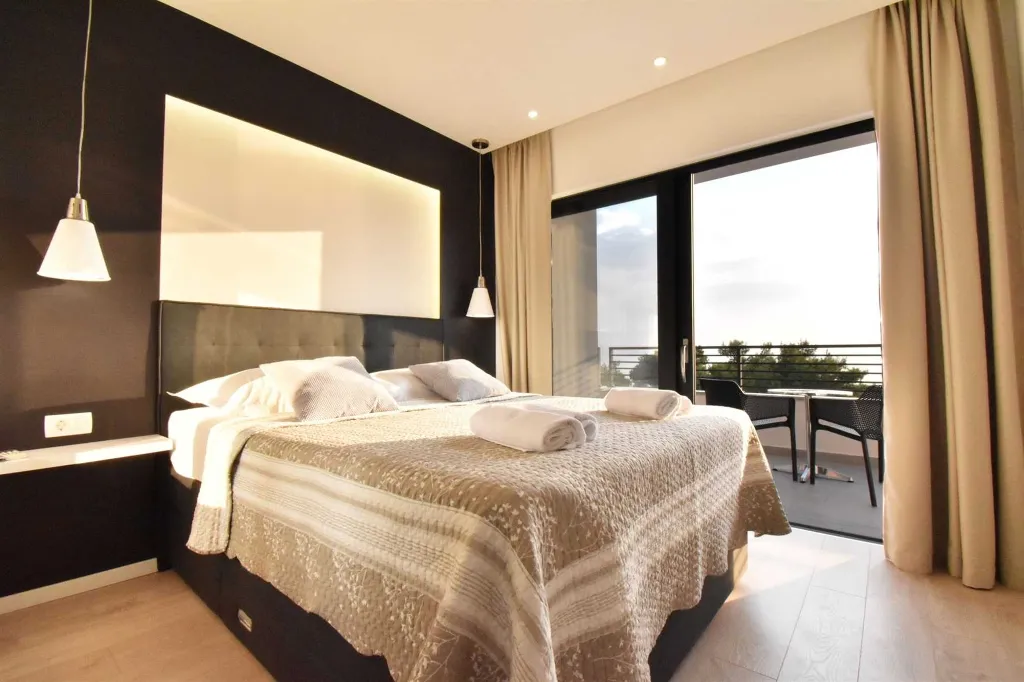 Modern Villa with Heated Pool in Makarska