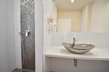 Modern Villa with Heated Pool in Makarska