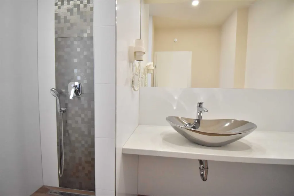 Modern Villa with Heated Pool in Makarska