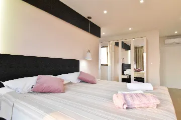 Modern Villa with Heated Pool in Makarska