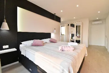 Modern Villa with Heated Pool in Makarska