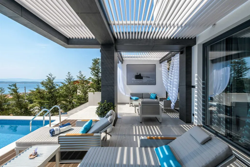 Spacious Contemporary Villa with Pool in Crikvenica