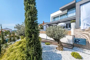 Spacious Contemporary Villa with Pool in Crikvenica