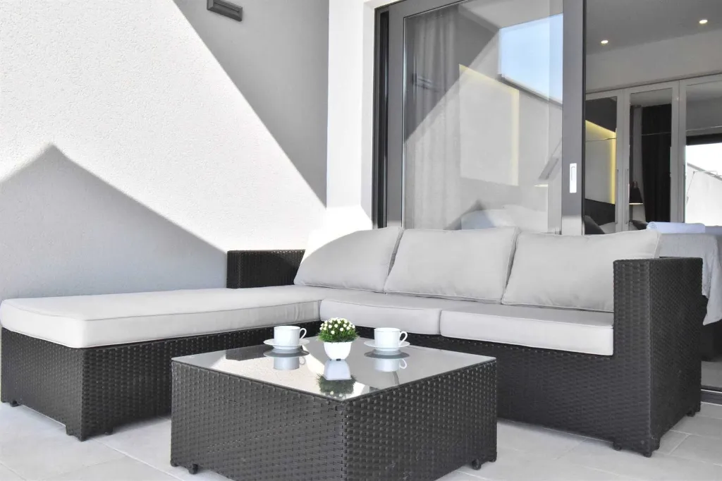 Contemporary Villa with Heated Pool in Makarska