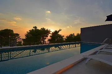 Contemporary Villa with Heated Pool in Makarska