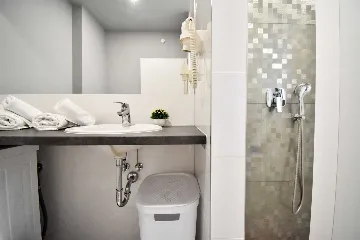 Contemporary Villa with Heated Pool in Makarska