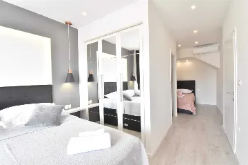 Contemporary Villa with Heated Pool in Makarska