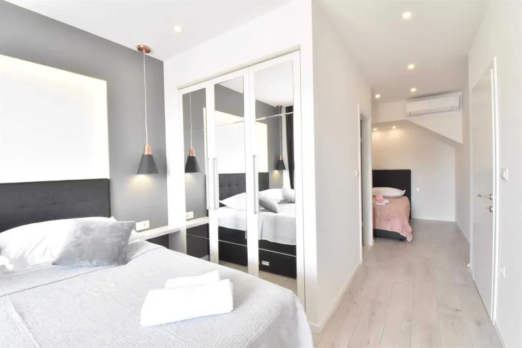 Contemporary Villa with Heated Pool in Makarska