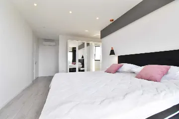 Contemporary Villa with Heated Pool in Makarska