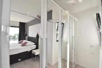 Contemporary Villa with Heated Pool in Makarska