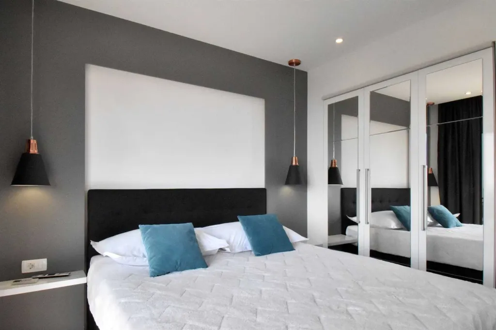 Contemporary Villa with Heated Pool in Makarska
