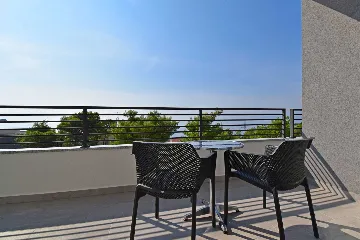 Contemporary Villa with Heated Pool in Makarska