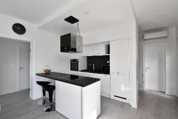 Contemporary Villa with Heated Pool in Makarska