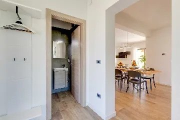 Contemporary 3-Bedroom Villa with Pool in Tar Vabriga