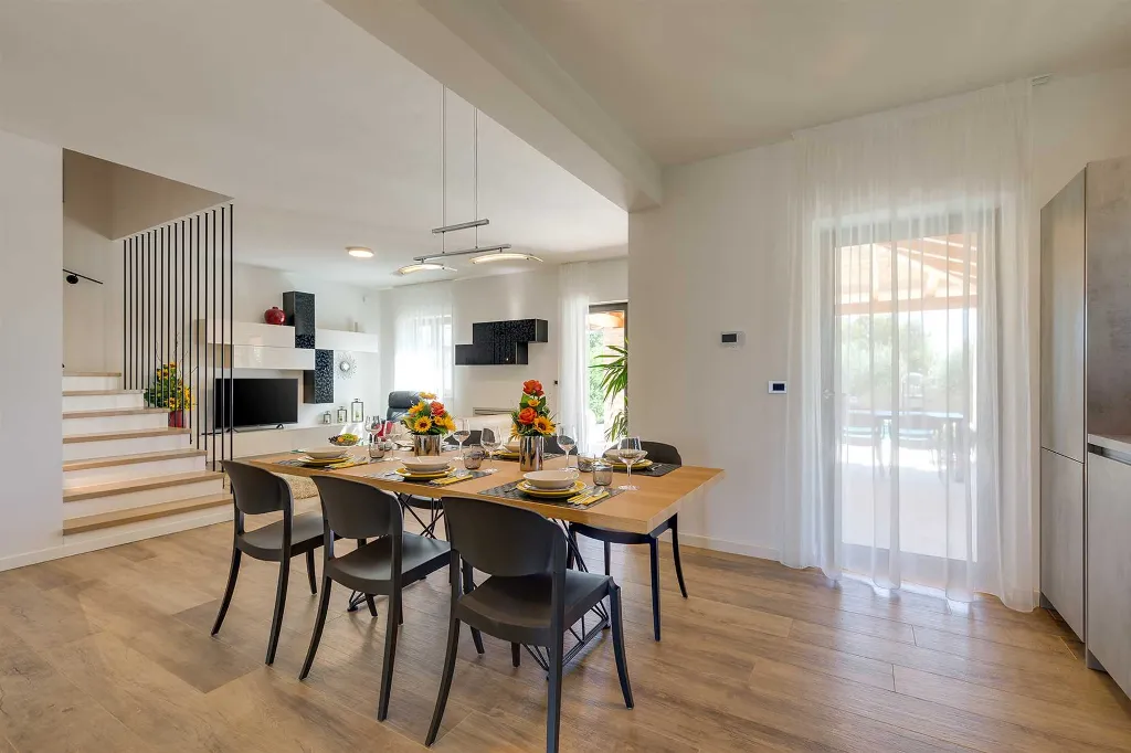 Contemporary 3-Bedroom Villa with Pool in Tar Vabriga