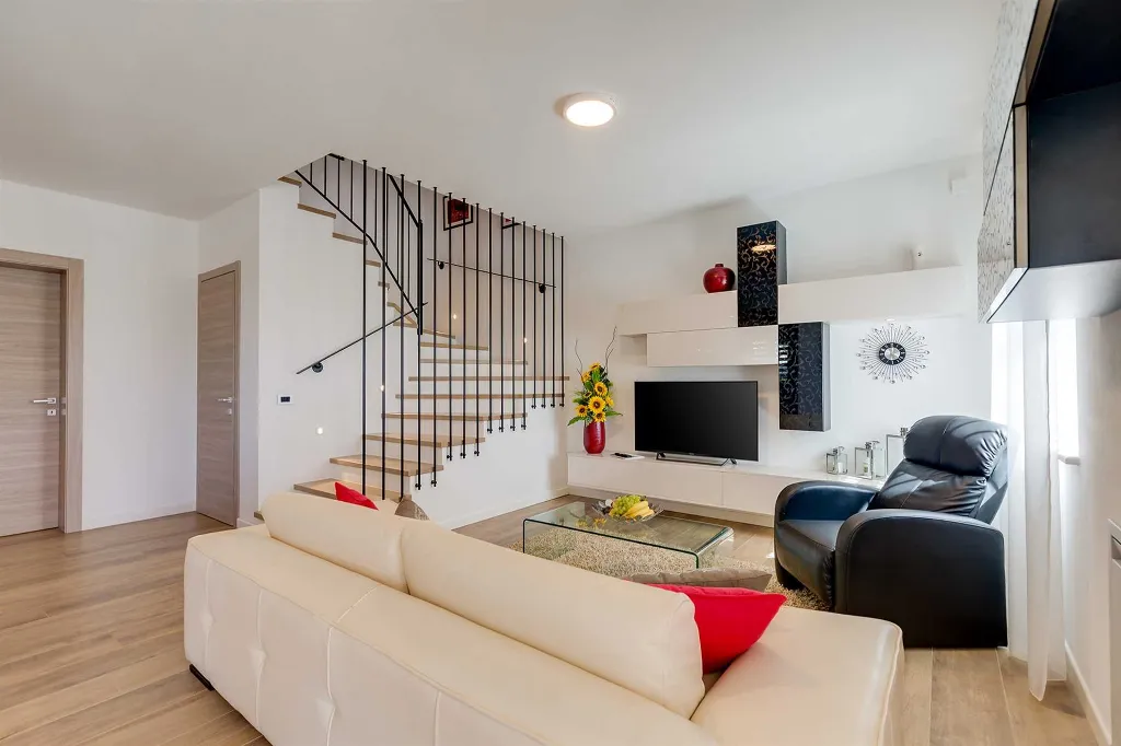 Contemporary 3-Bedroom Villa with Pool in Tar Vabriga