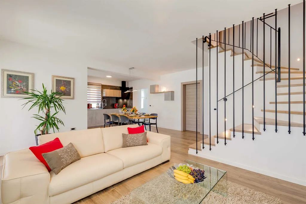 Contemporary 3-Bedroom Villa with Pool in Tar Vabriga