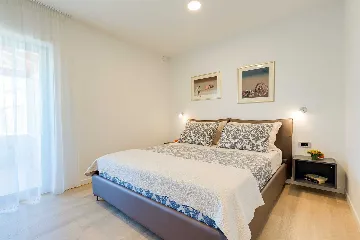 Contemporary 3-Bedroom Villa with Pool in Tar Vabriga