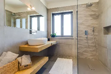 Contemporary 3-Bedroom Villa with Pool in Tar Vabriga