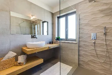 Contemporary 3-Bedroom Villa with Pool in Tar Vabriga