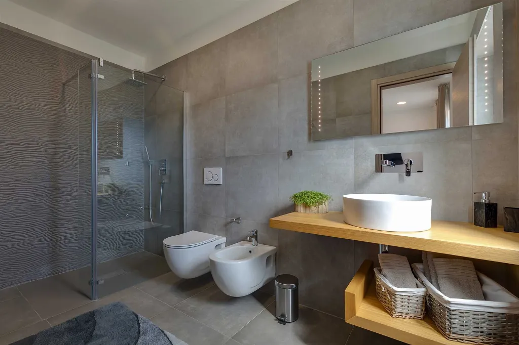 Contemporary 3-Bedroom Villa with Pool in Tar Vabriga