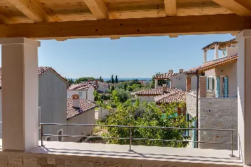 Contemporary 3-Bedroom Villa with Pool in Tar Vabriga