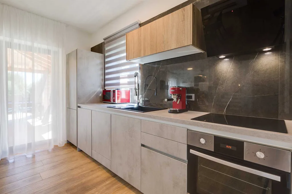 Contemporary 3-Bedroom Villa with Pool in Tar Vabriga