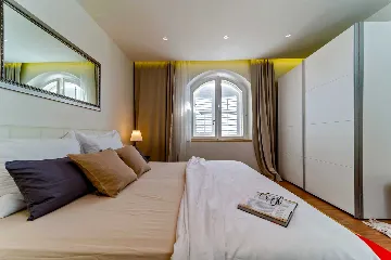 Seaside Retreat Villa with Pool, Selca